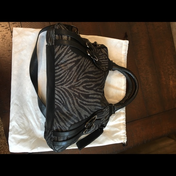 👛👜NWOT - MICHELE SHOULDER BAG - Picture 9 of 11